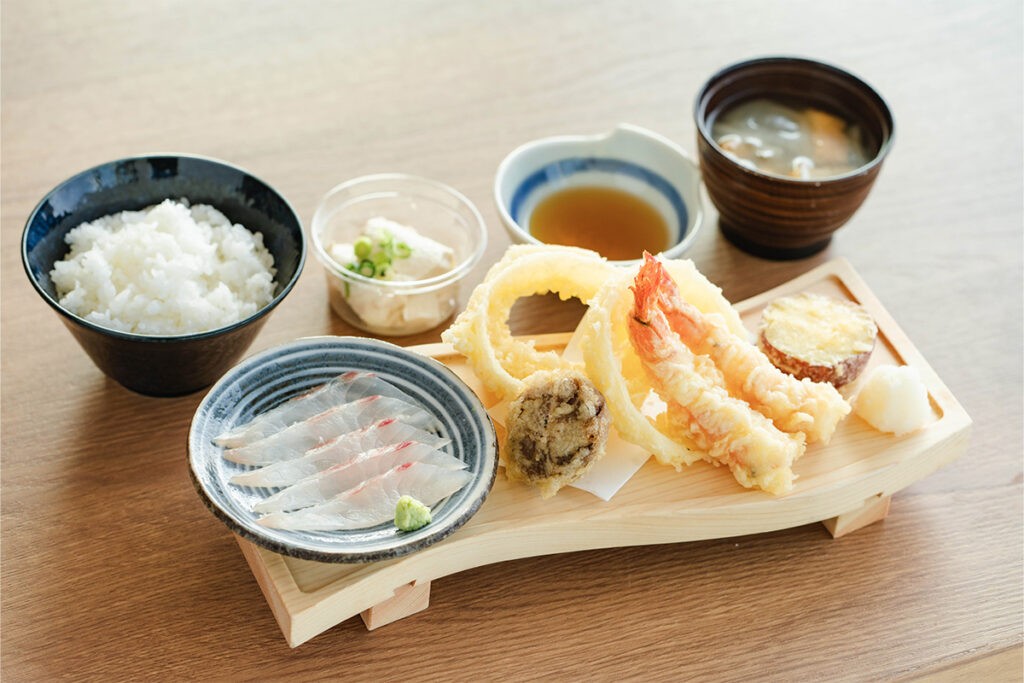 囲炉裏食堂うずしお